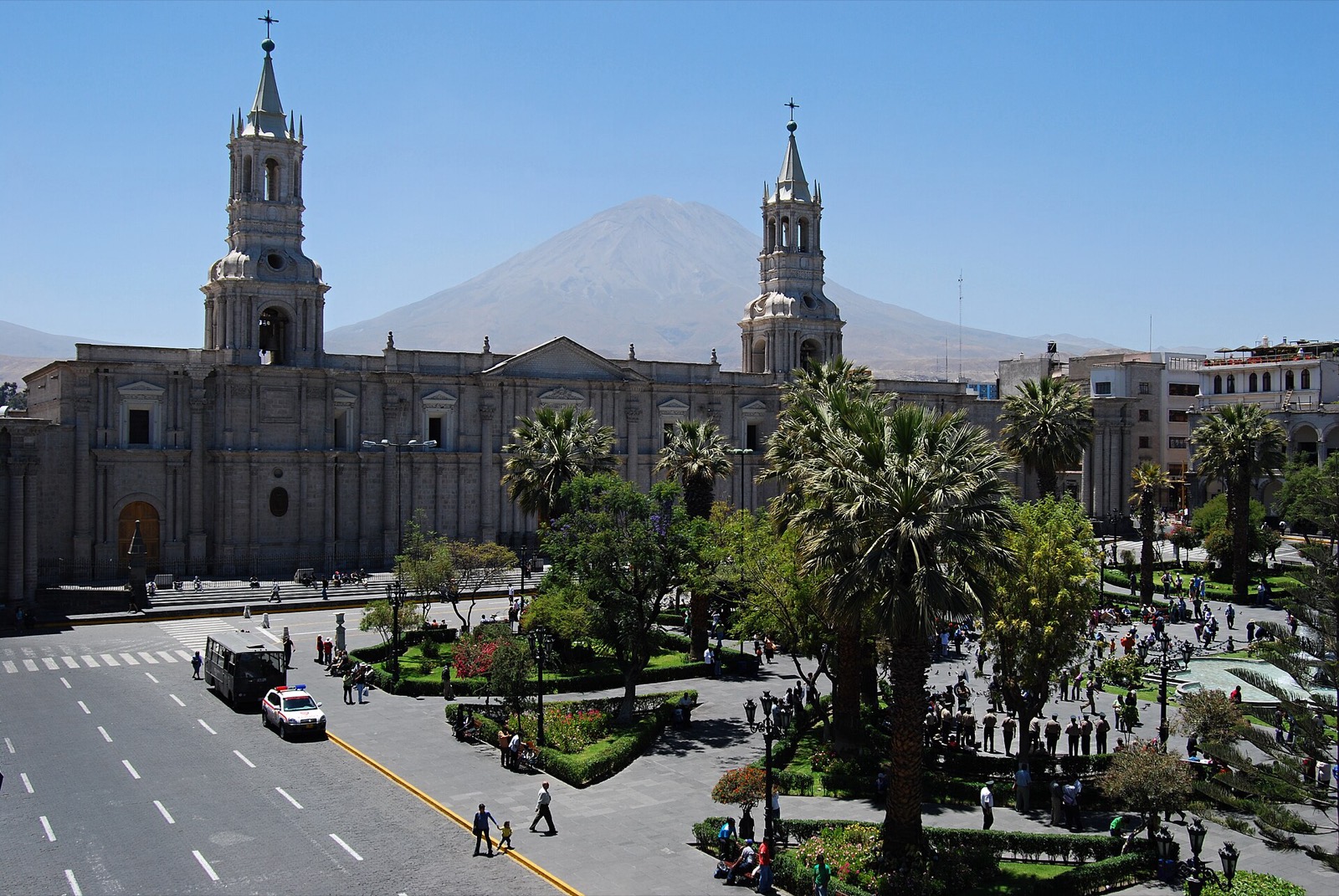Arequipa - Plaza de Armas - panoramio.jpg