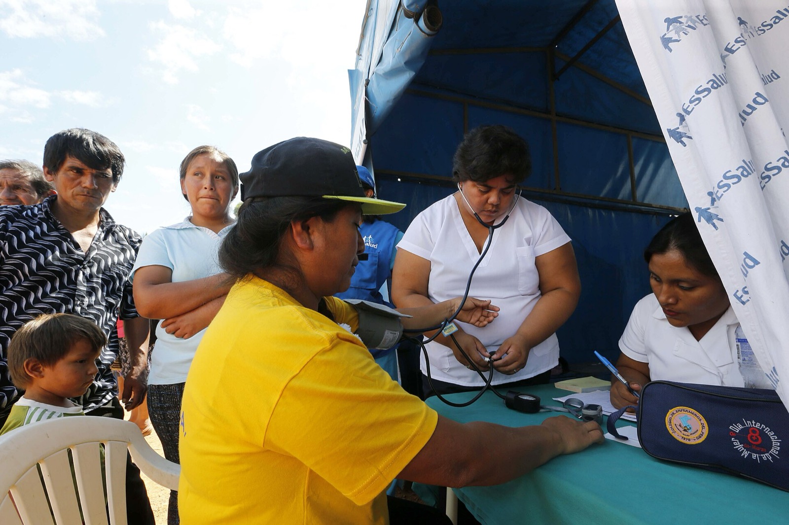 2,500 ATENCIONES EN OPERACIÓN DE AYUDA HUMANITARIA ORGANIZADA POR FUERZAS ARMADAS EN EL VRAEM (26786630551).jpg
