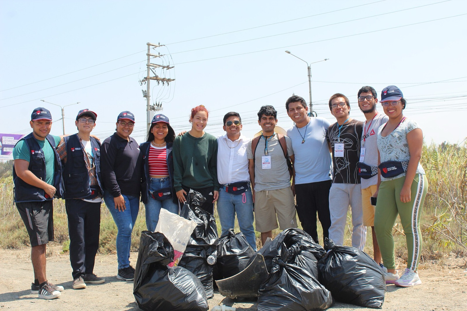 Equipo de Voluntarios Wikiacción.jpg